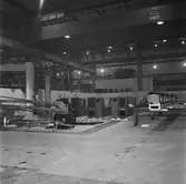 Montering av ny svetsrobot i plåtverkst.