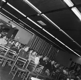 VD H. Hedman arbetsplatsträff i matsalen kv-nytt