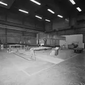 Montering av ny svetsrobot i plåtverkst.