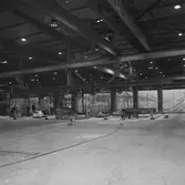 Montering av ny svetsrobot i plåtverkst.