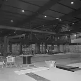 Montering av ny svetsrobot i plåtverkst.