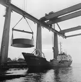 Lyft av stålkärl för kärnkraftverk till lastfartyg