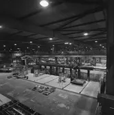 Montering av ny svetsrobot i plåtverkst.