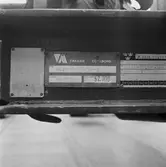 Skyltar på lastbilen till krigsbro