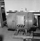 El.sekt. fotografering av motorer i förråd