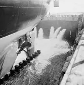 Oscarsdockan uppdockning av civil båt