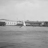 Karlskronakryssaren sjösättning och under segel ext