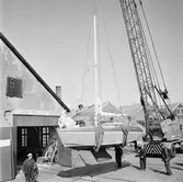 Karlskronakryssaren sjösättning och under segel ext