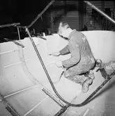 Segelbåten Viggen under arbete i båtverkstan