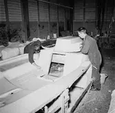 Segelbåten Viggen under arbete i båtverkstan