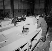 Segelbåten Viggen under arbete i båtverkstan