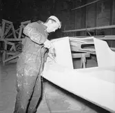 Segelbåten Viggen under arbete i båtverkstan