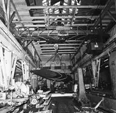 Lyft av roder i maskinverkstan