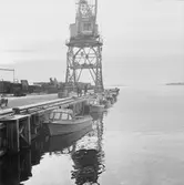 Minarbetsbåtar vid kajen