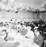 Personalen på huvudkontoret (flyttkalas)