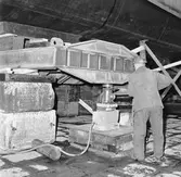 Lyft av T 124 i docka 1