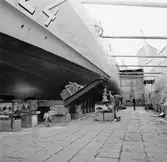 Lyft av T 124 i docka 1