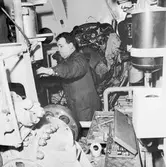 Lyft av motor från maskinrum på T 126