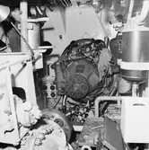 Lyft av motor från maskinrum på T 126