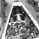 Lyft av motor från maskinrum på T 126