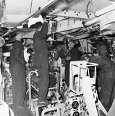 Lyft av motor från maskinrum på T 126