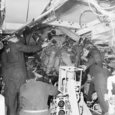 Lyft av motor från maskinrum på T 126