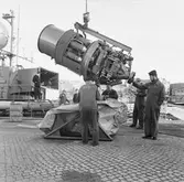 Lyft av motor från maskinrum på T 126