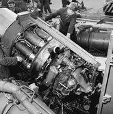 Lyft av motor från kaj till maskinrum T 126