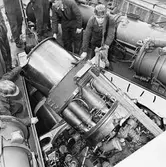 Lyft av motor från kaj till maskinrum T 126