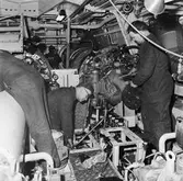 Lyft av motor från kaj till maskinrum T 126