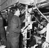 Lyft av motor från kaj till maskinrum T 126