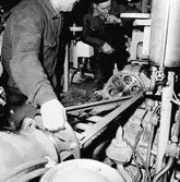 Lyft av motor från kaj till maskinrum T 126