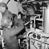 Lyft av motor från kaj till maskinrum T 126