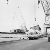 Lyft av akterstäv från verkstadskaj M/s Garm