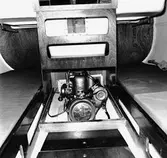 Motor ombord på segelbåten Viggen