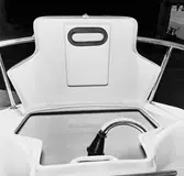 Motor ombord på segelbåten Viggen