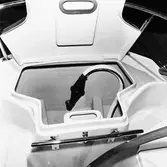 Motor ombord på segelbåten Viggen