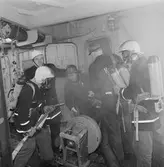 Övning med marinen och varvets brandkår