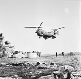 Lyft av radarantenn från Kryssaren Göta Lejon