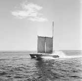 Målbåt under bogsering