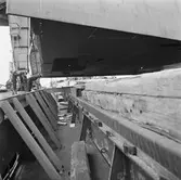 Lyft av bottensektion å 100-tonskranen