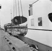 Lyft av bottensektion å 100-tonskranen