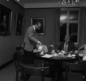 Ing Verner o personalchef A. Noren i mässen