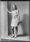 Flickklänning ”Hattar och diverse kläder, 1942”
