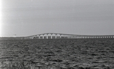Ölandsbron. Bro över Kalmarsund vid Kalmar - Färjestaden, Kalmar- och Mörbylånga kommun. Foto, från Färjestaden.