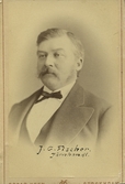 Järnhandlare J. G. Fischer.