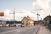 Korsningen Storgatan - Liedbergsgatan. Växjö, 1968. Kv. Tegnér under uppbyggnad.