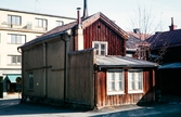 Snus-Lundgrens på Sandgärdsgatan i Växjö, 1960-tal. Gårdssidan.