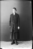 Ateljéporträtt - Bertha Jansson från Ed, Börstil socken Uppland 1922
