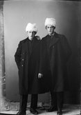 Ateljéporträtt - man och Erik Näslund från Kelinge, Valö socken Uppland 1921